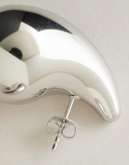 Arlow Teardrop Earrings - Silver close up of one earring
