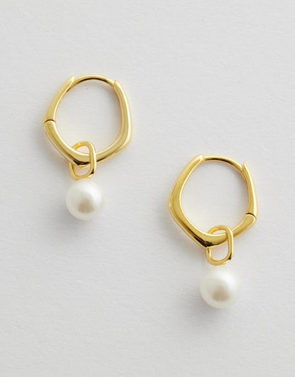 Aurelia Pearl Earrings flay lay