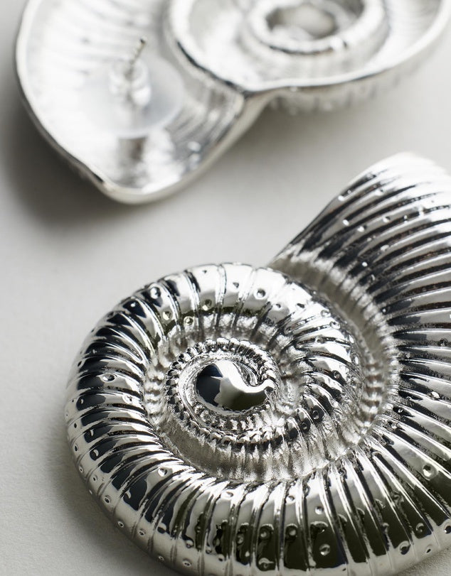 Conch Earrings Silver close up