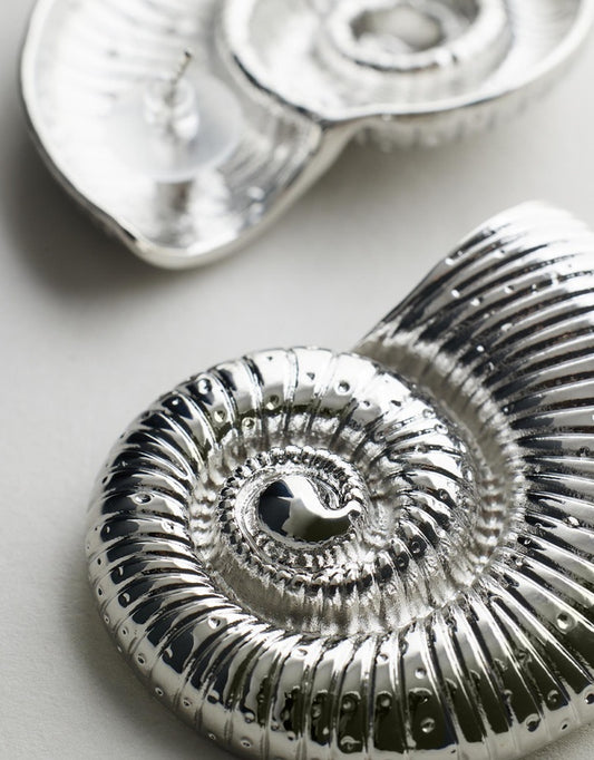 Conch Earrings Silver close up