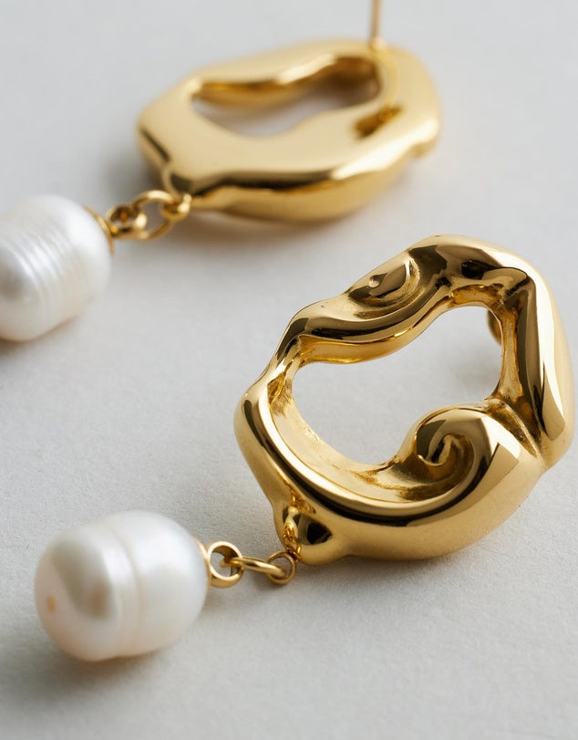 Rome Pearl Earrings flat lay close up
