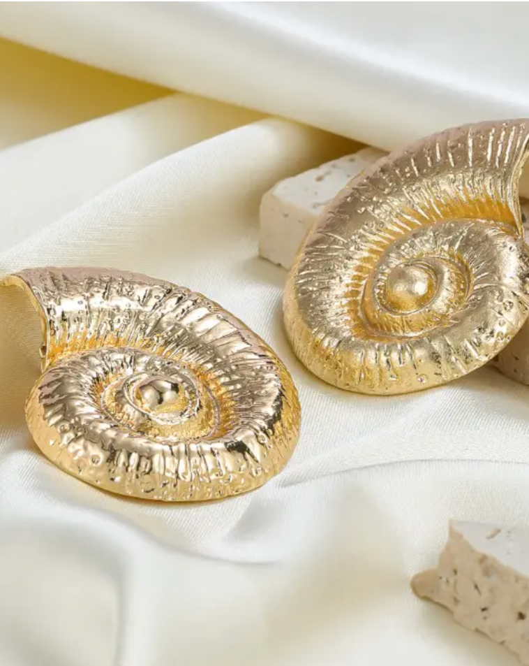 Conch Earrings Gold