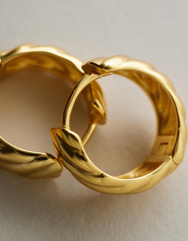 Vance Hoops - Gold close up