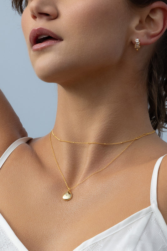 Virelia Teardrop Necklace model front view