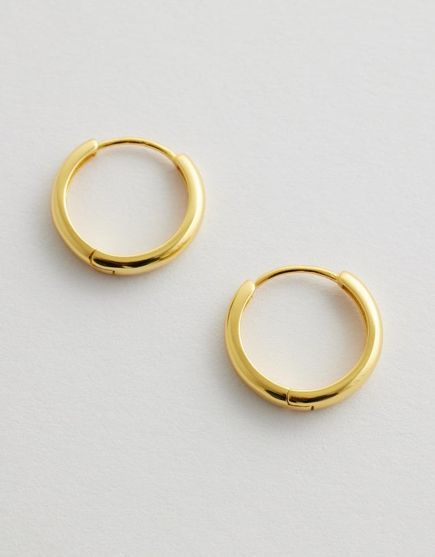 capri hoops gold, close up