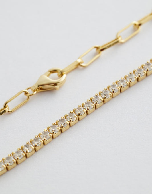 edie_tennis_chain_bracelet close up clasp