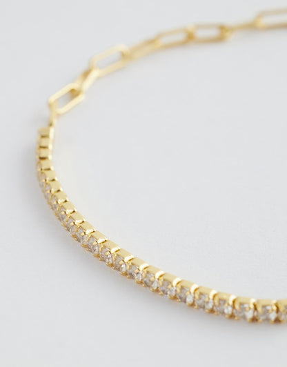 edie_tennis_chain_bracelet close up diamonds and chain