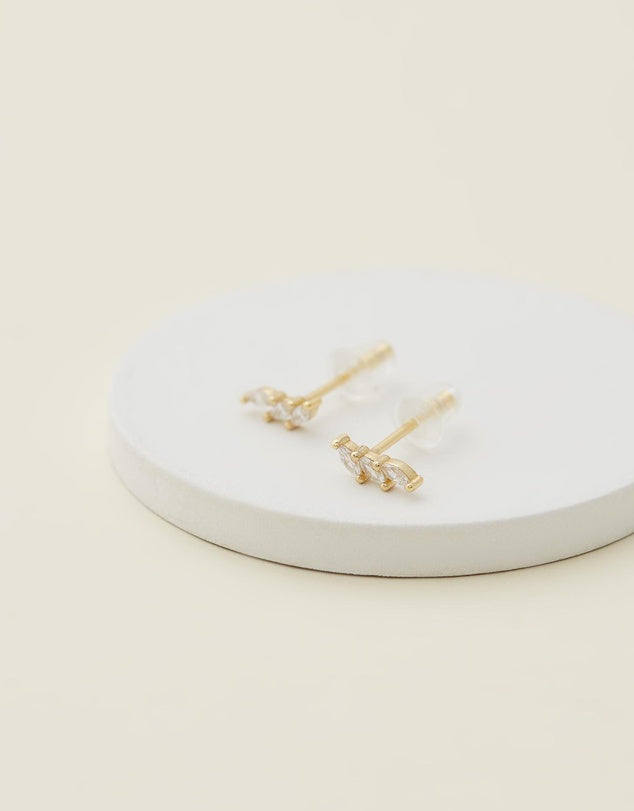 lily studs gold diamond close up