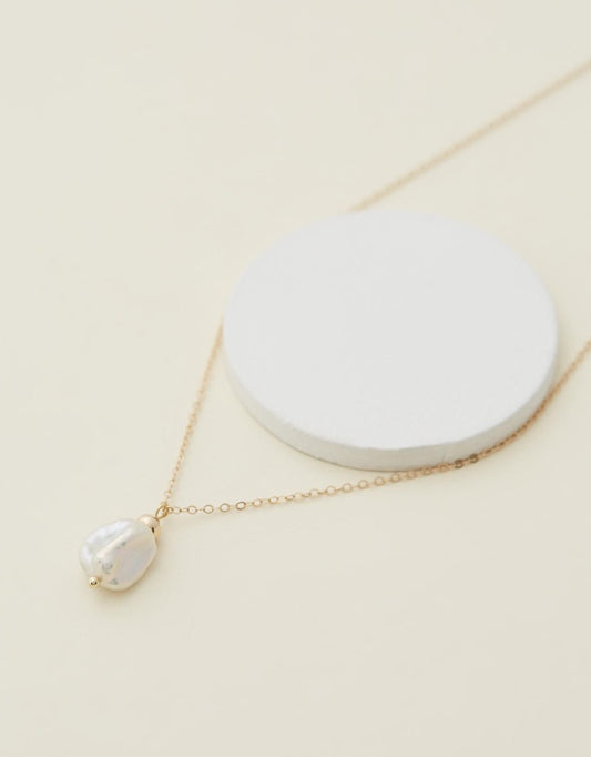 Addison Pearl Necklace