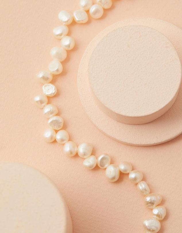 Cecilia Pearl Choker close up of pearls