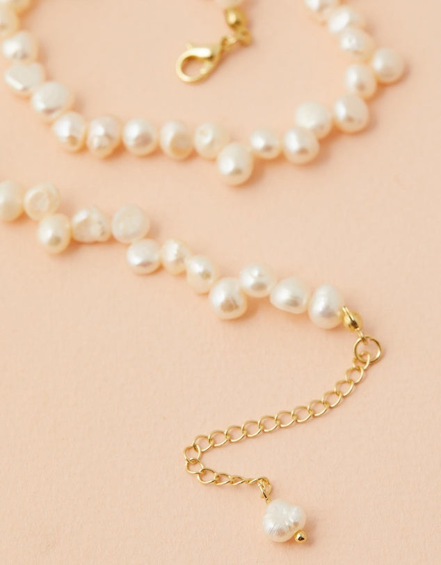 Cecilia Pearl Choker close up of clasp