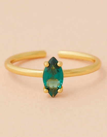 Cuba Emerald Ring - Gold front view on pink background