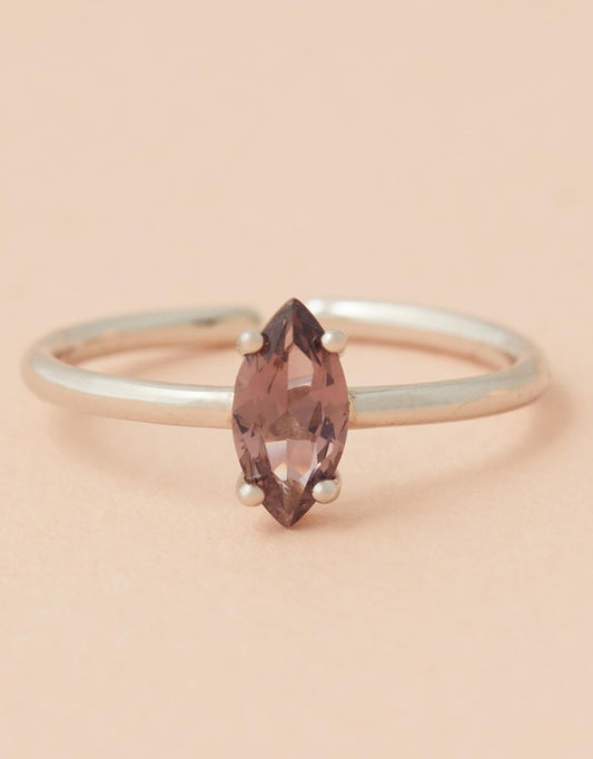 Cuba Onyx Ring - Silver close up front view of stone