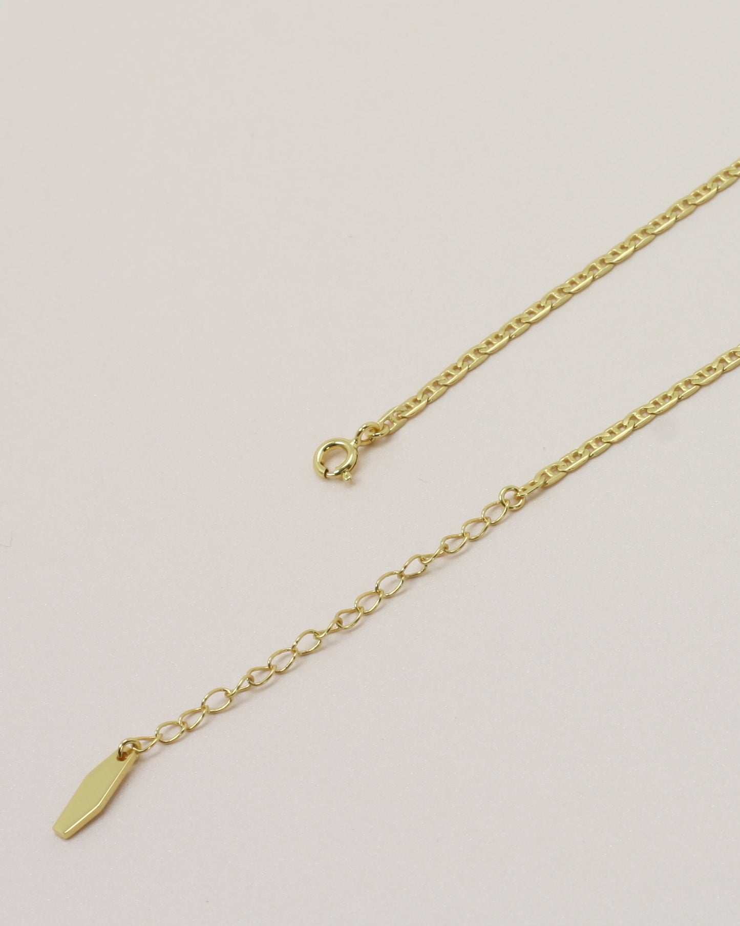 Hendrix Boyfriend Chain close up of clasp