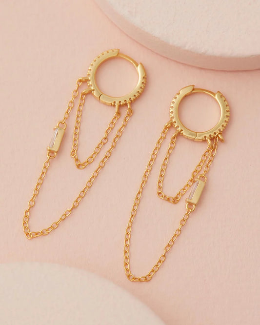 Phoebe Chain Huggies - Gold close up on pink background