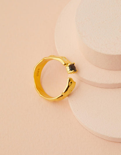 Rylee Onyx Ring flay lay on a side view